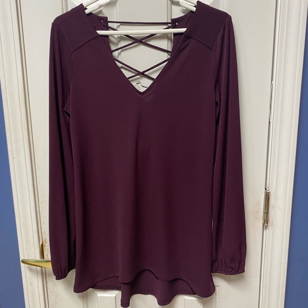 Express Womens Blouse Top Size Small Purple Cage Back Stretch Knit Hi-Low
NWT